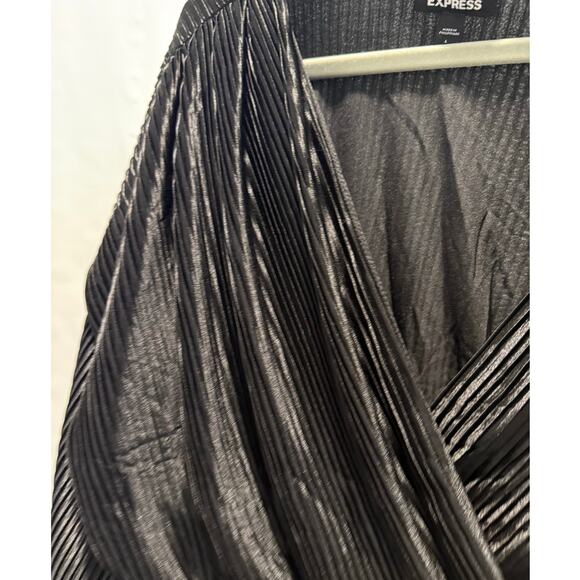 Express Size L Large Solid Black Faux Wrap Cropped Tie Waist Top Long Sleeves - Picture 5 of 5